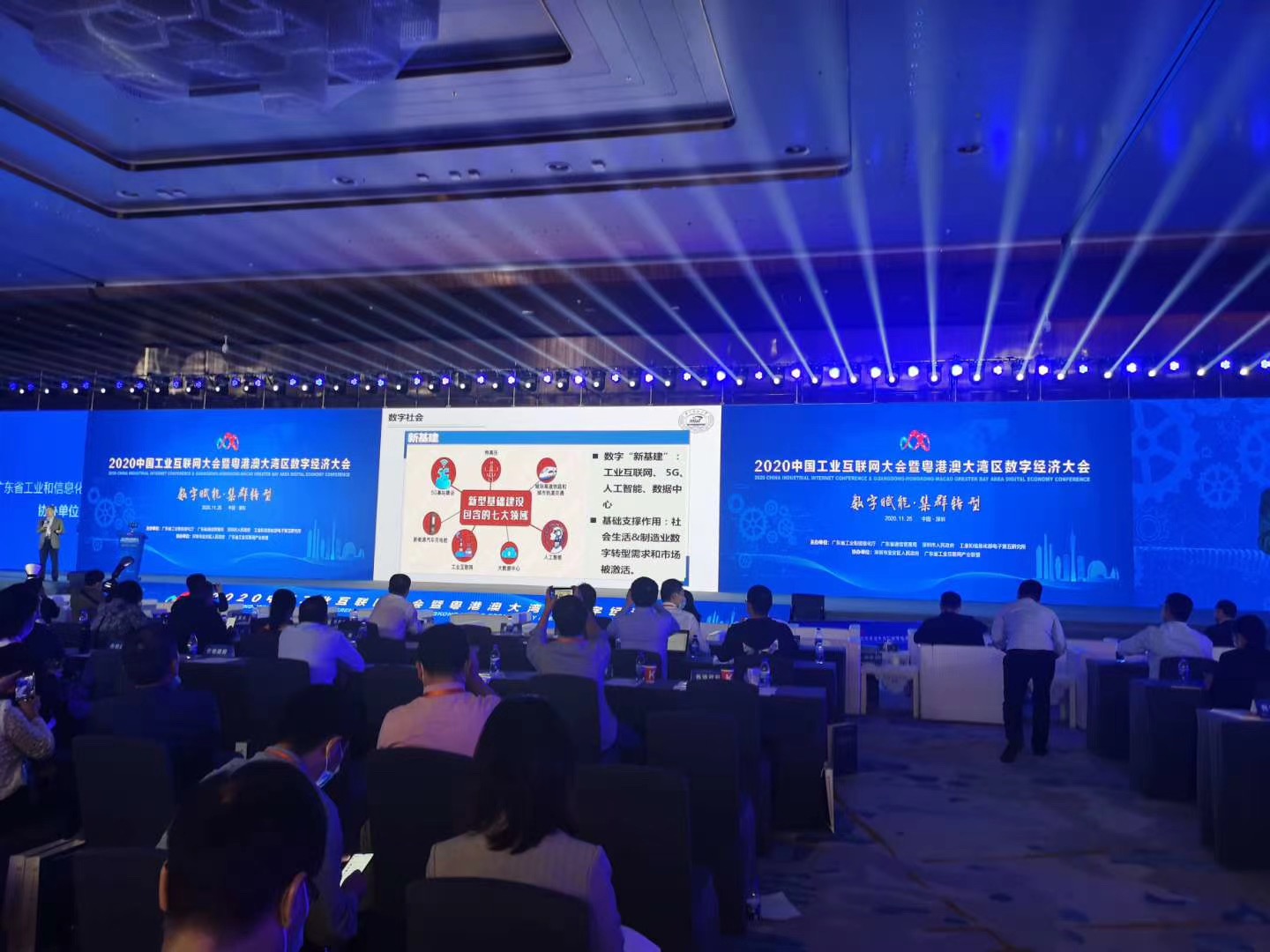 Mainstream semiconductor manufacturers gather in the automotive market, 2021 automotive electronics market boom
